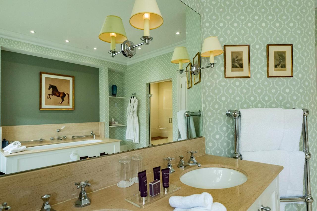 The Jockey Club Rooms Newmarket  Eksteriør bilde